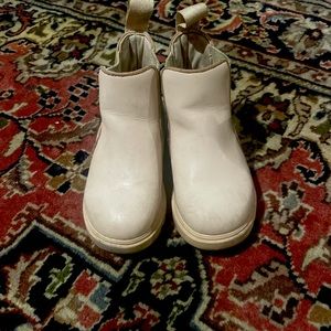 Native boots Light pink  toddler size 8c
